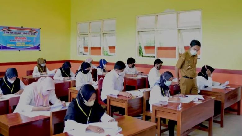 Bupati Madiun Meninjau Tes Calon Perangkat Desa Di Kecamatan Jiwan