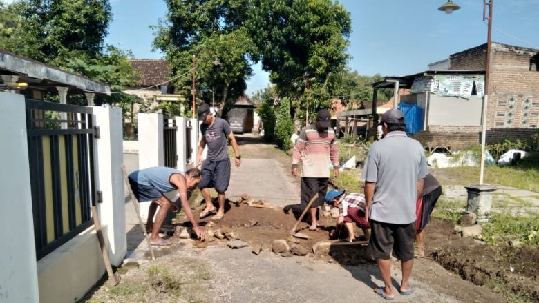 Giat Kerja Bakti Warga RT 007 Dusun 2